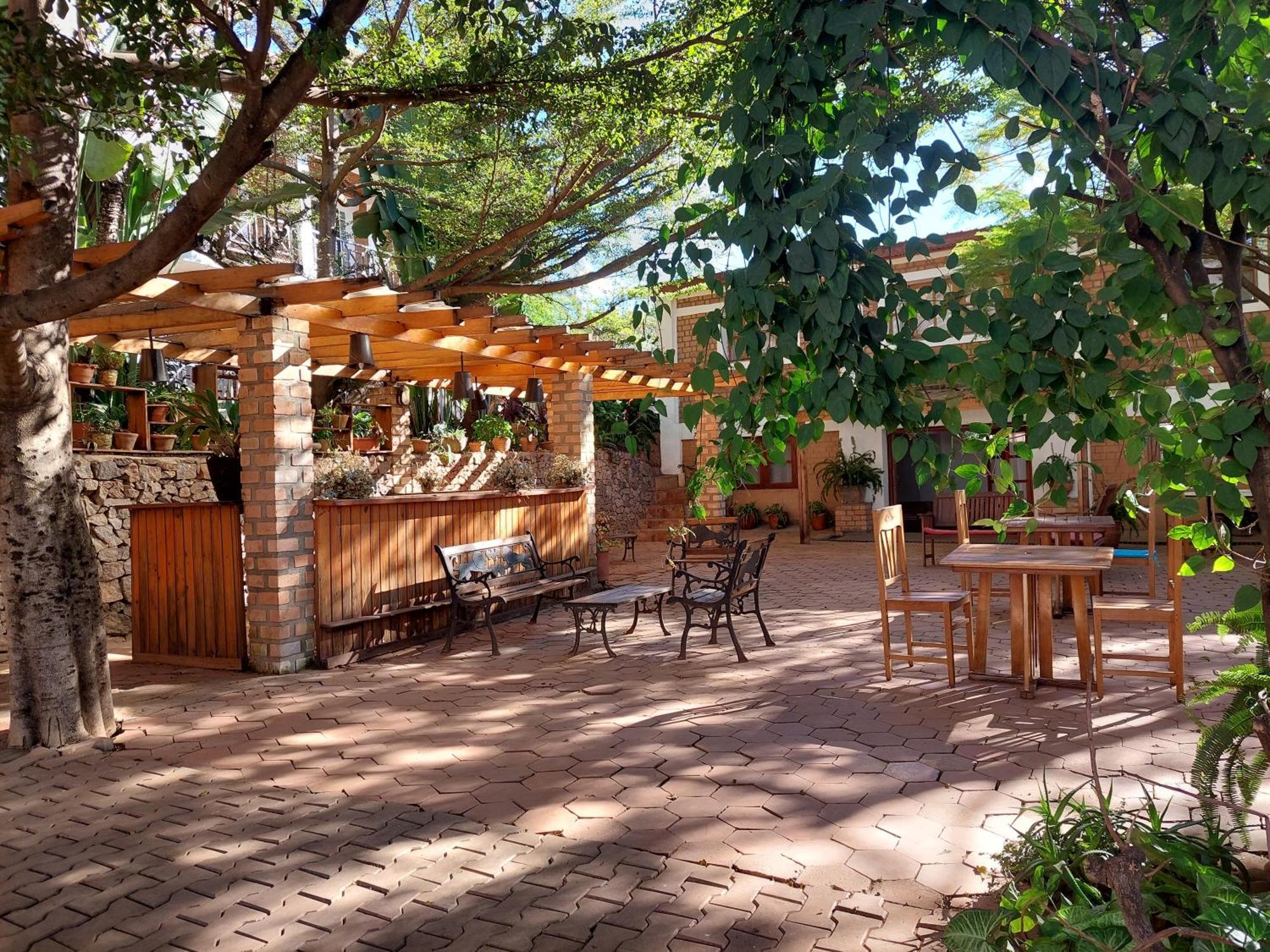 Island Continent Hôtel Ivato (Analamanga) Exterior foto