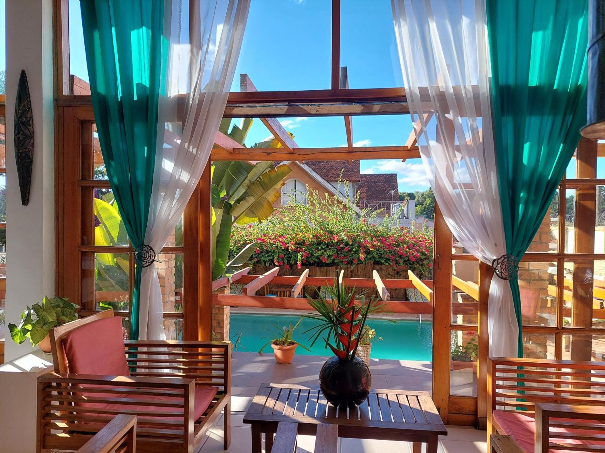 Island Continent Hôtel Ivato (Analamanga) Exterior foto