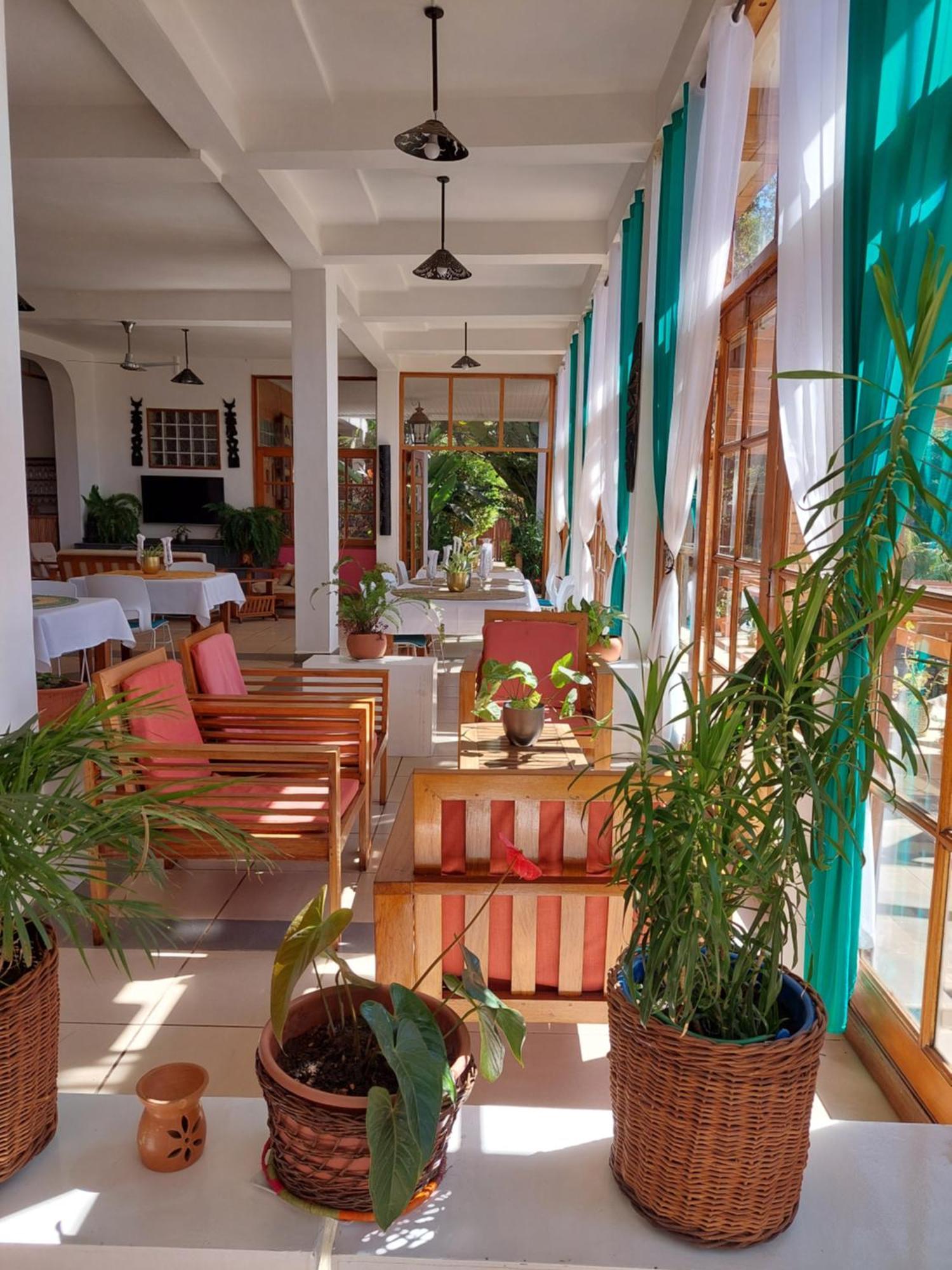 Island Continent Hôtel Ivato (Analamanga) Exterior foto