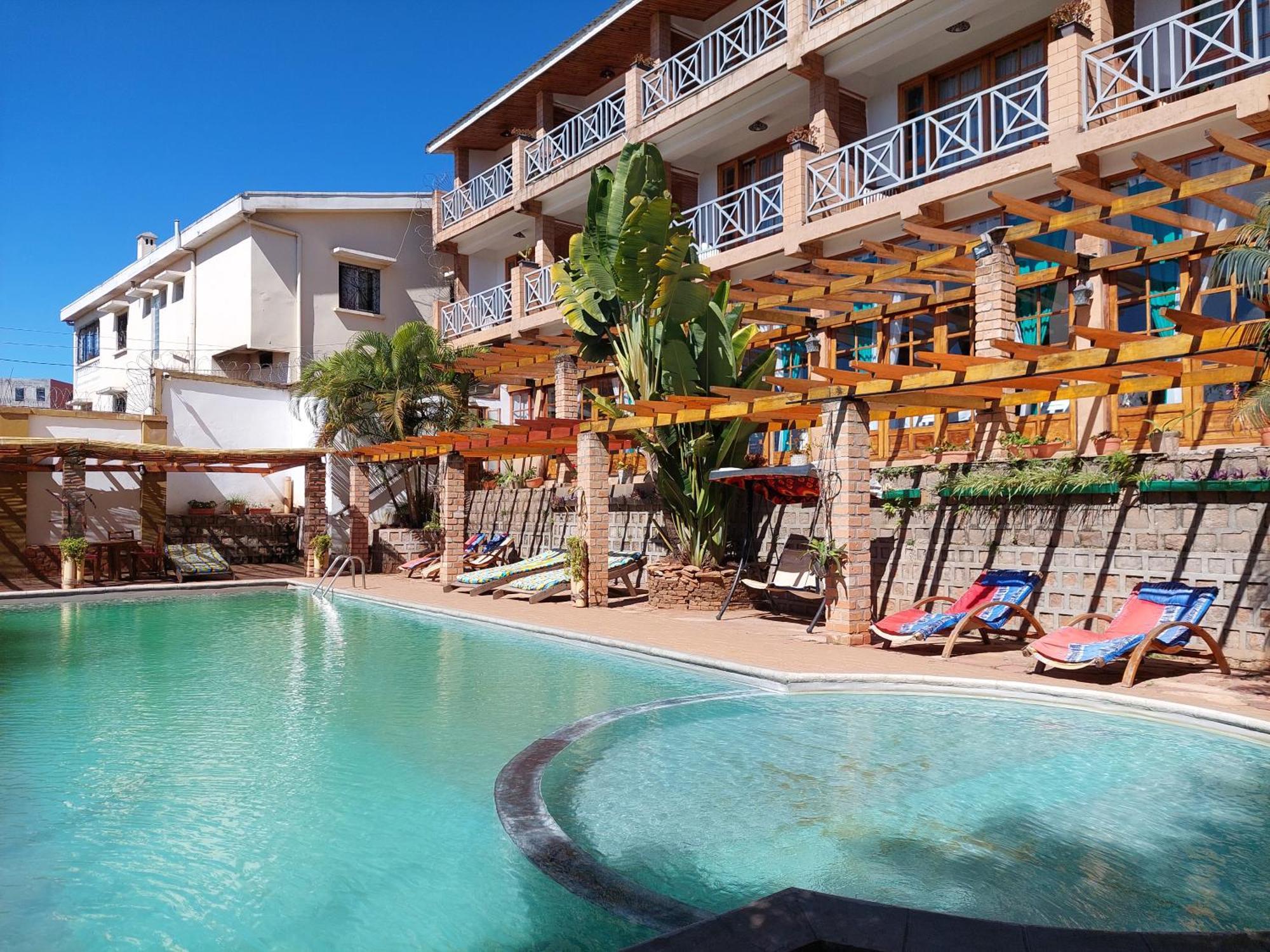Island Continent Hôtel Ivato (Analamanga) Exterior foto